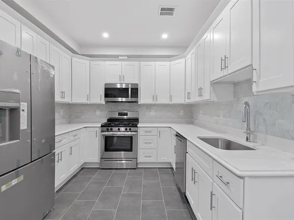 311 W Side Ave APT 304, Jersey City, NJ 07305