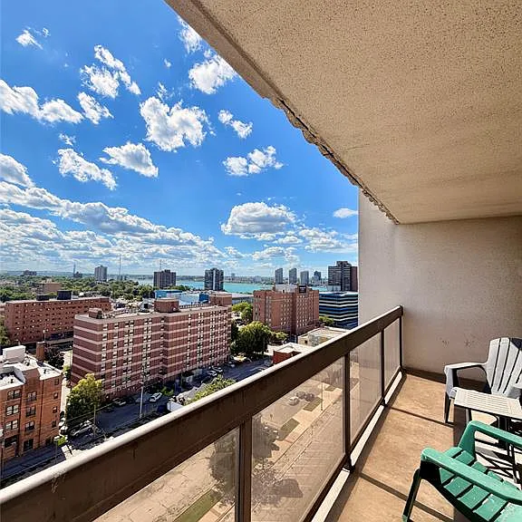 150 Park St W #1413 — Photo 21