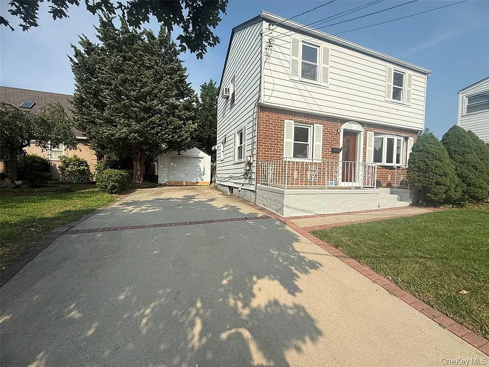410 Herricks Rd