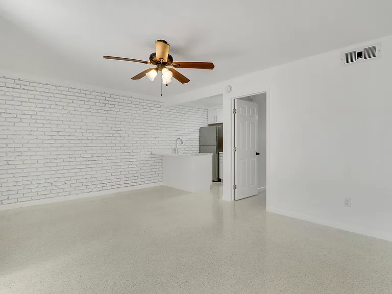 704 Omar Rd #6 — Photo 11