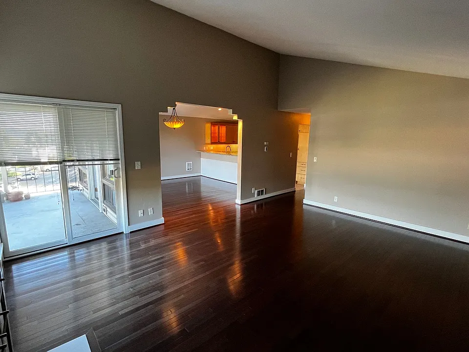2636 22nd Ave W #303