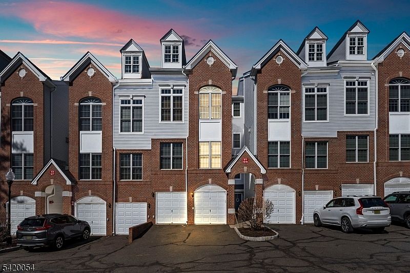 1st image of 9 Goffle Brook Ct