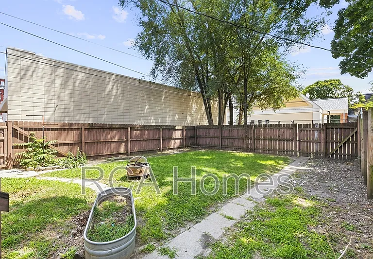 1013 E Morris St — Photo 10