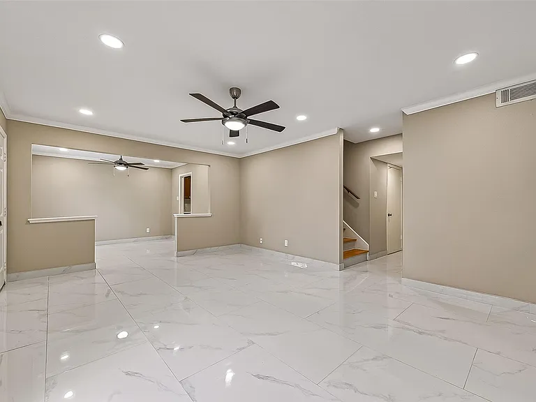 6649 De Moss Dr #649 — Photo 3