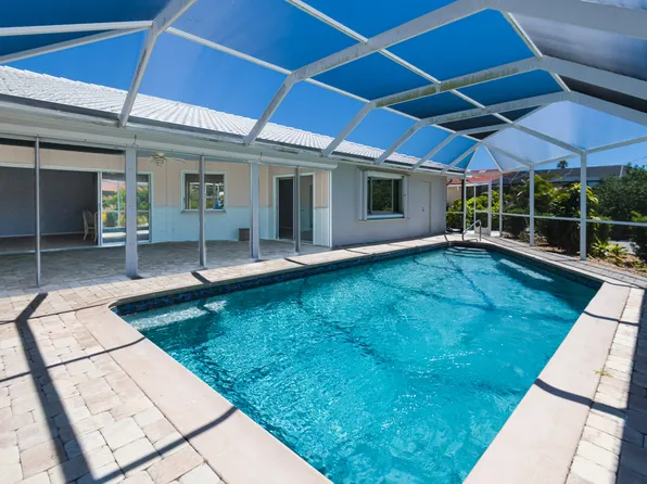 11 Pine Ridge Way, Englewood, FL 34223