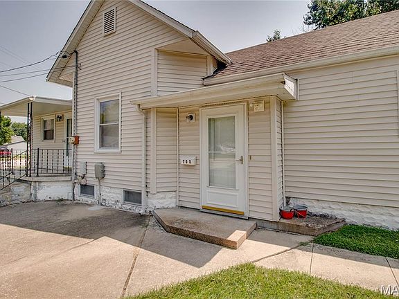 4th image of 700 E Main St