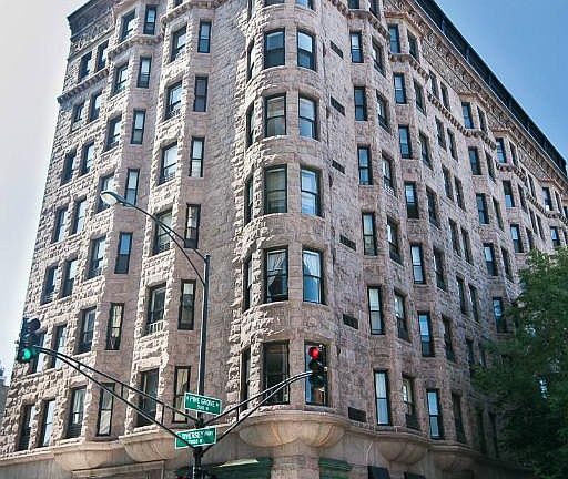 2nd image of 2800 N Pine Grove Ave #5a5th