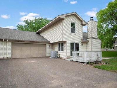6730 Gretchen Ct N, Oakdale, MN, 55128
