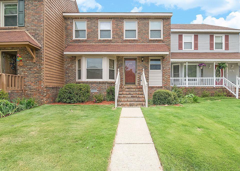 236 MeadowCrest Drive