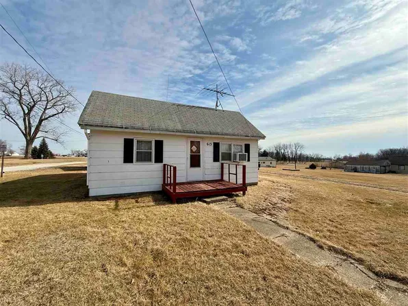 613 N Oak St, What Cheer, IA 50268