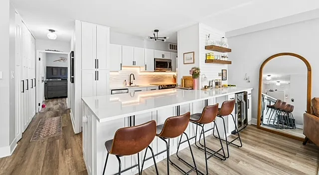 30 E Elm St #18B