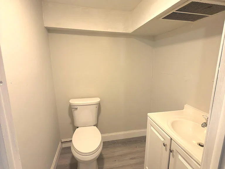 119 Whitely Ter — Photo 16