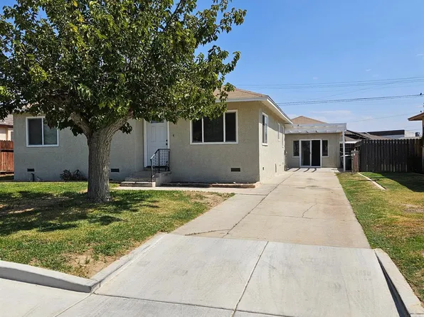216 U St, Bakersfield, CA 93304