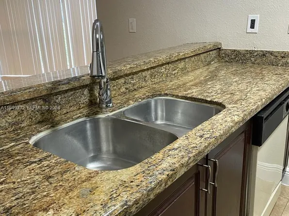 7075 NW 186th St APT C505, Hialeah, FL 33015