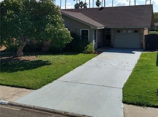 912 Palm Dr, Alamo, TX 78516