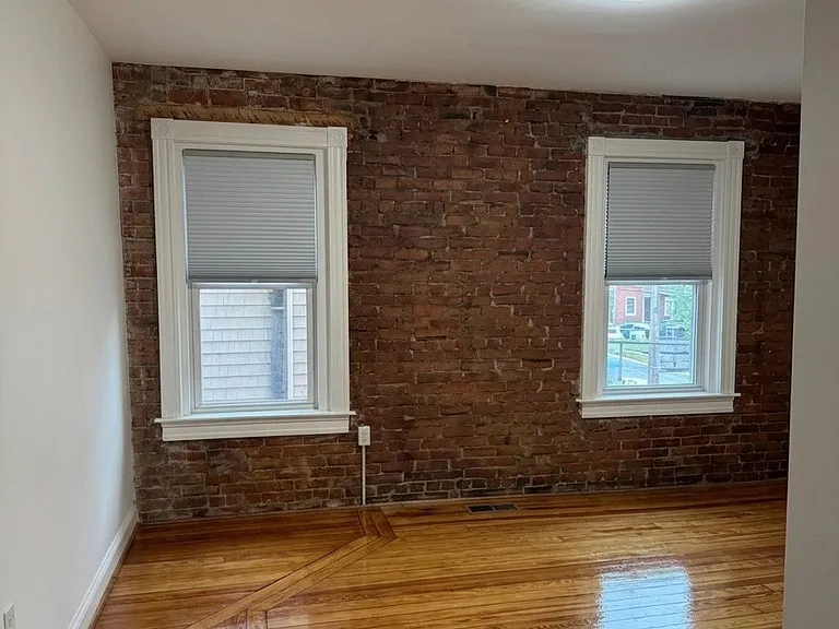 35 Adamson St #2 — Photo 4
