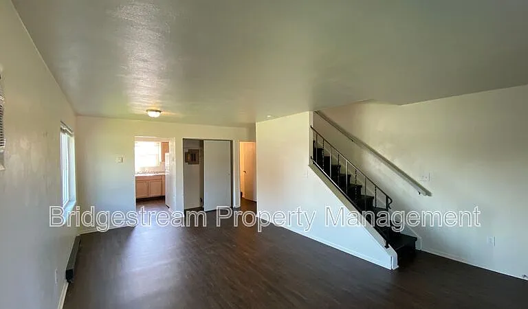 1299-1 Sanlor Ave — Photo 4