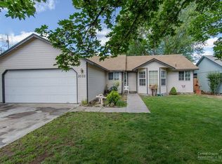 2055 SW 30th St, Redmond, OR 97756