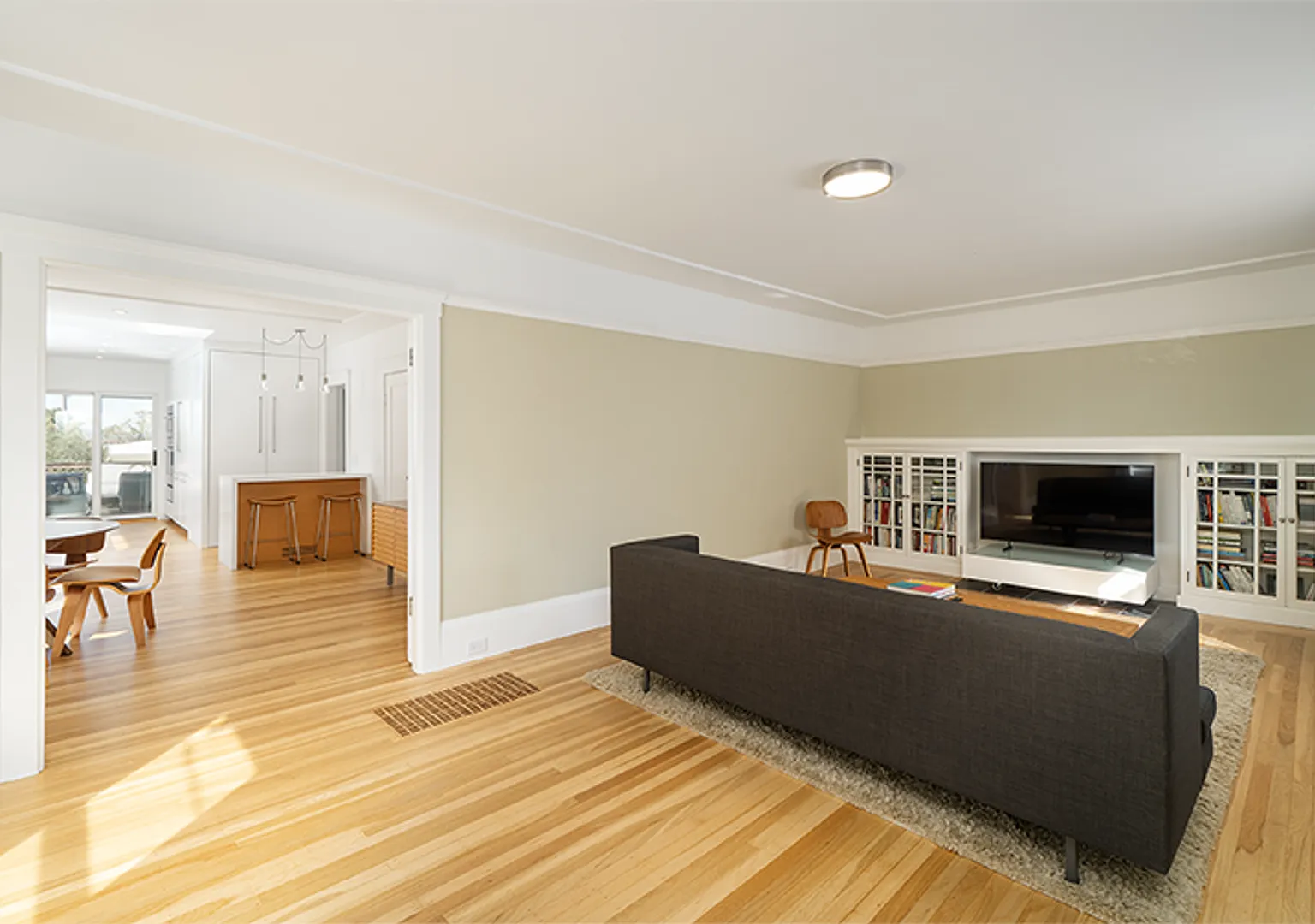 Fully Furnished Completely Renovated Home in Albany off of Solano Ave. — Photo 4