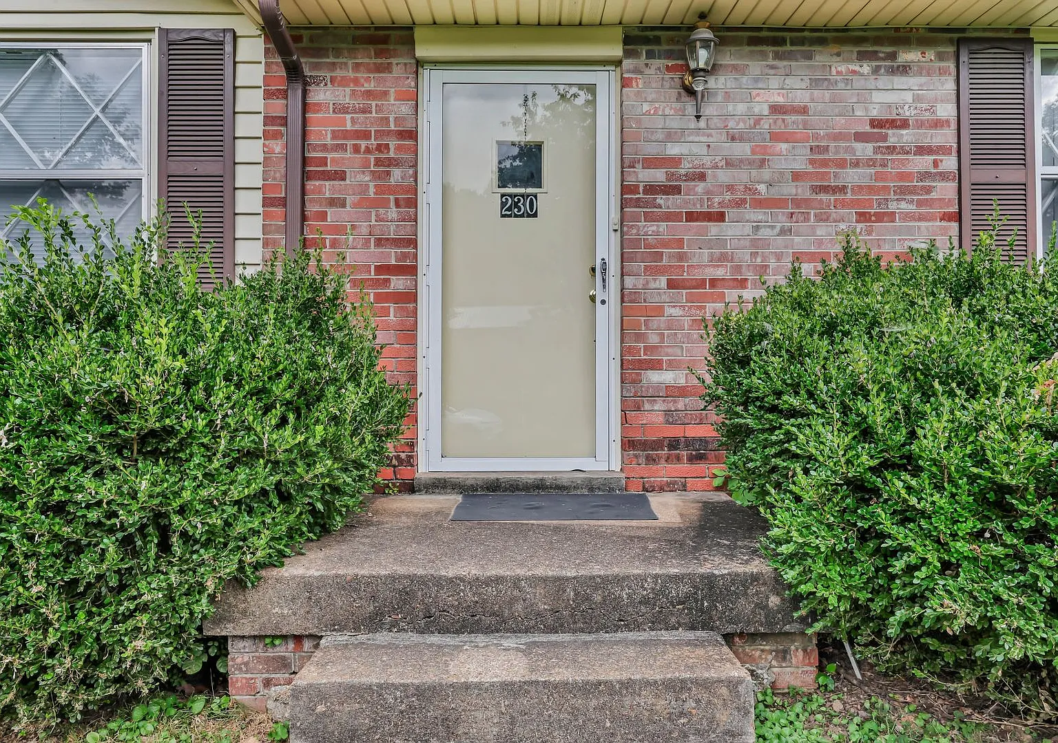 230 Downer — Photo 3