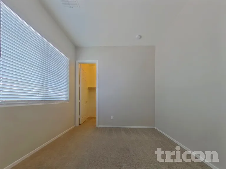 15744 W Pierce St — Photo 11
