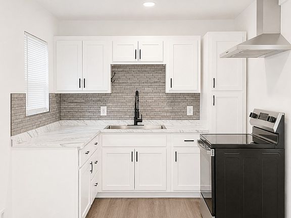 5th image of 317 W 48th St N