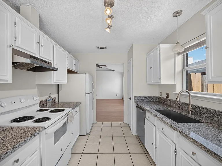 6206 Tidewater Dr — Photo 7