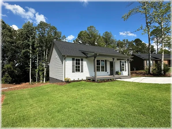 190 Jefferson Pl, Walhalla, SC 29691