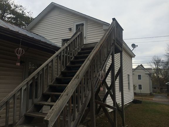 2nd image of 25 Oak St