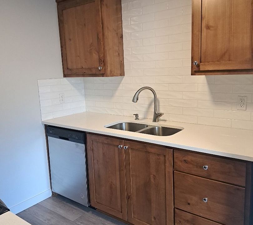 1st image of 1914 E Mill Plain Blvd APT 2