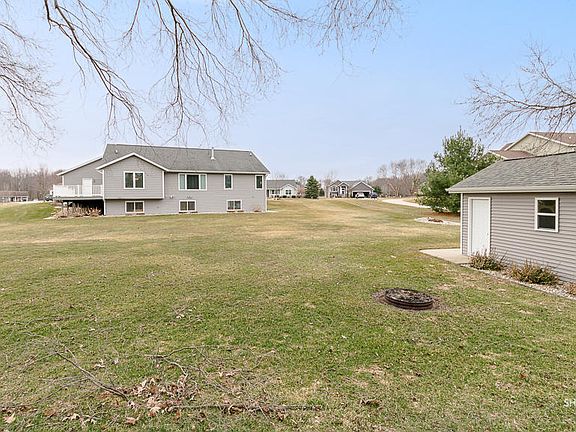5th image of 9494 Deerway Ct