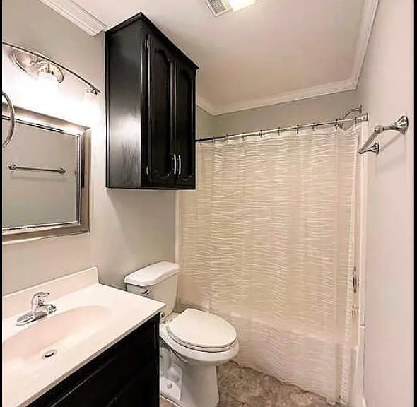 3330 Willard St #201 — Photo 7