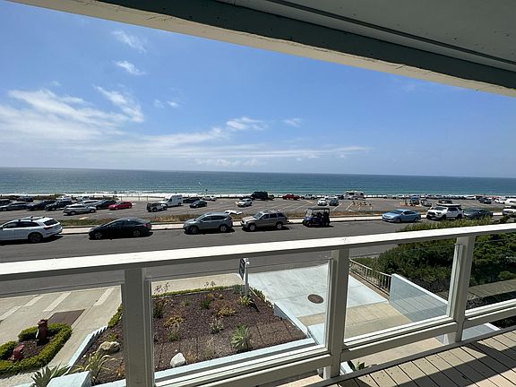 3rd image of 320 Paseo De La Playa APT B