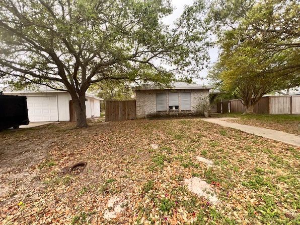 667 Lisa Ann Dr, Aransas Pass, TX 78336