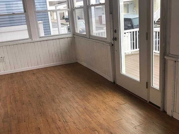 5th image of 72 Vermont Ave