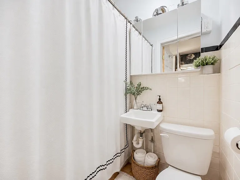 603 Adams St — Photo 6