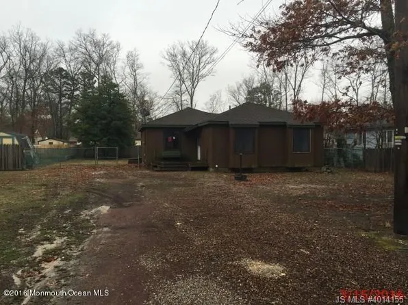 210 4th Ave, Tuckerton, NJ 08087