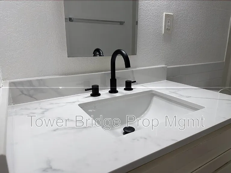 1724 Wright St #2 — Photo 14