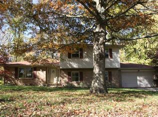 6 Round Hill Rd, Danville, IN 46122