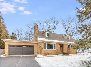 5S241 Middle Rd, Naperville, IL 60563