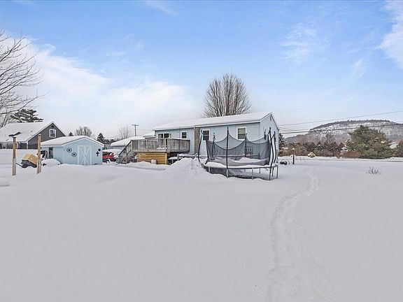 3rd image of 154 Lake Road