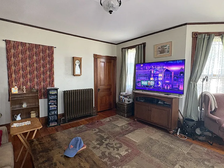342 Main St — Photo 12