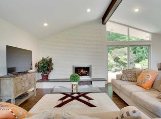 12 Sandy Hollow Rd, Northport, NY 11768