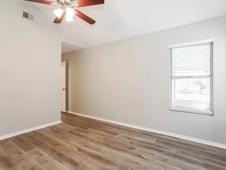 5966 Lazy Meadow Ct — Photo 10