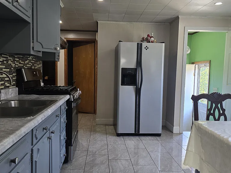 77 Marion Rd — Photo 10
