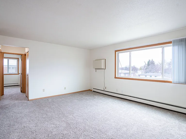 West Fargo, ND Saddlebrook Apartments | 21B | Living