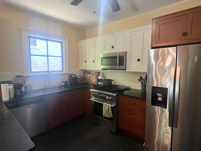 1720 Broadway St — Photo 9