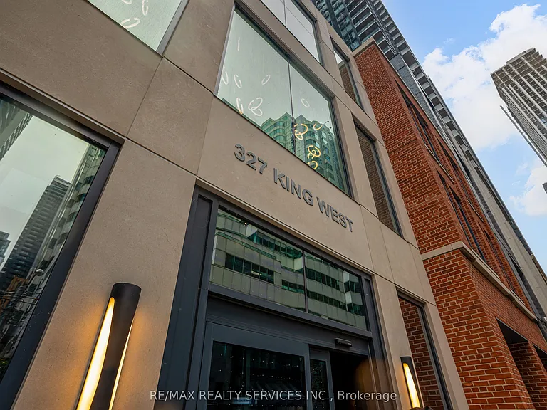 327 King St W #4106 — Photo 6