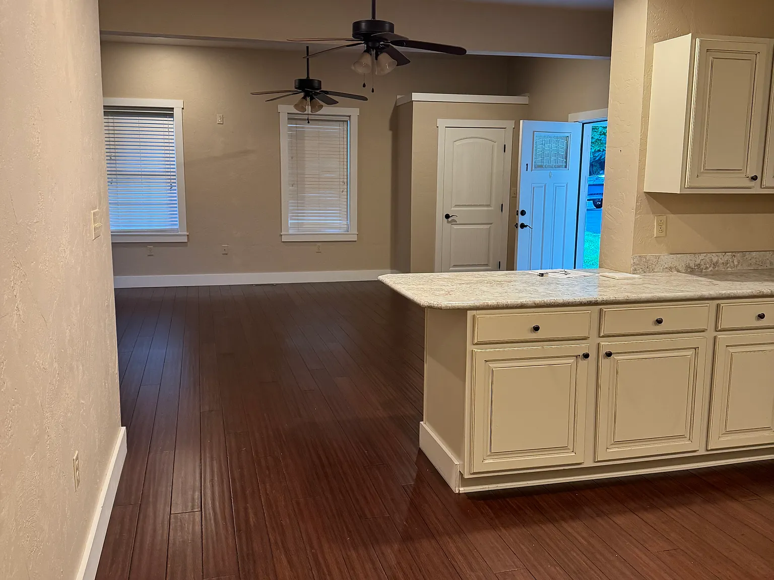 3 bed, 1400 sqft, $1,450 — Photo 4