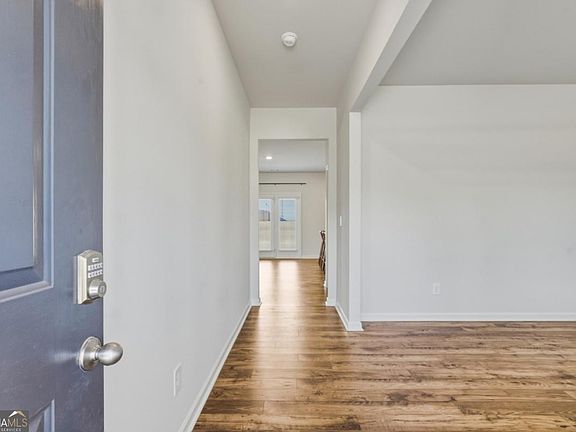 3rd image of 163 Oakwood Heights Rd